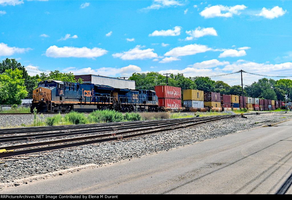 CSX 3345 on I-159